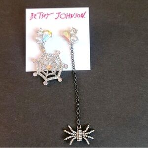 BETSEY JOHNSON Halloween Mismatched Crystal-Studded Spider Web Earrings NEW NWT
